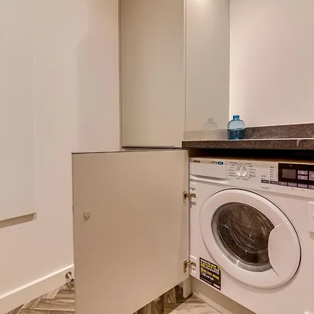 Stylish & Contemporary 2-Bed Townhouse - Parking - Wi-Fi - Netflix Apartment Worksop Exterior photo