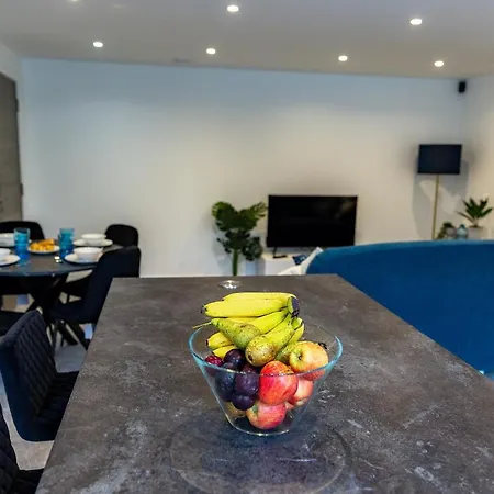 Stylish & Contemporary 2-Bed Townhouse - Parking - Wi-Fi - Netflix Apartment Worksop Exterior photo