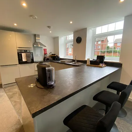 Stylish & Contemporary 2-Bed Townhouse - Parking - Wi-Fi - Netflix Apartment Worksop Exterior photo