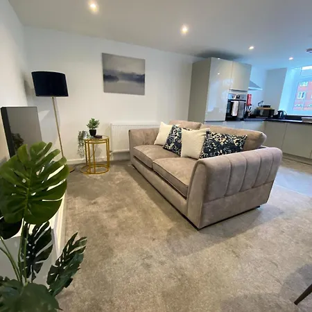 Stylish & Contemporary 2-Bed Townhouse - Parking - Wi-Fi - Netflix Apartment Worksop Exterior photo