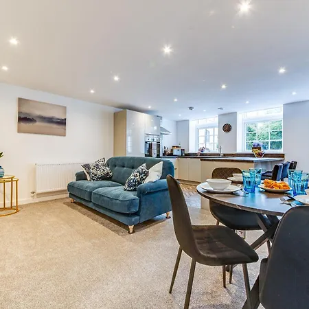 Stylish & Contemporary 2-Bed Townhouse - Parking - Wi-Fi - Netflix Apartment Worksop Exterior photo