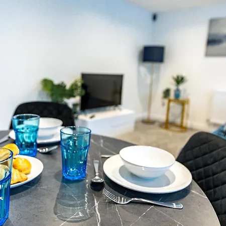 Stylish & Contemporary 2-Bed Townhouse - Parking - Wi-Fi - Netflix Apartment Worksop Exterior photo