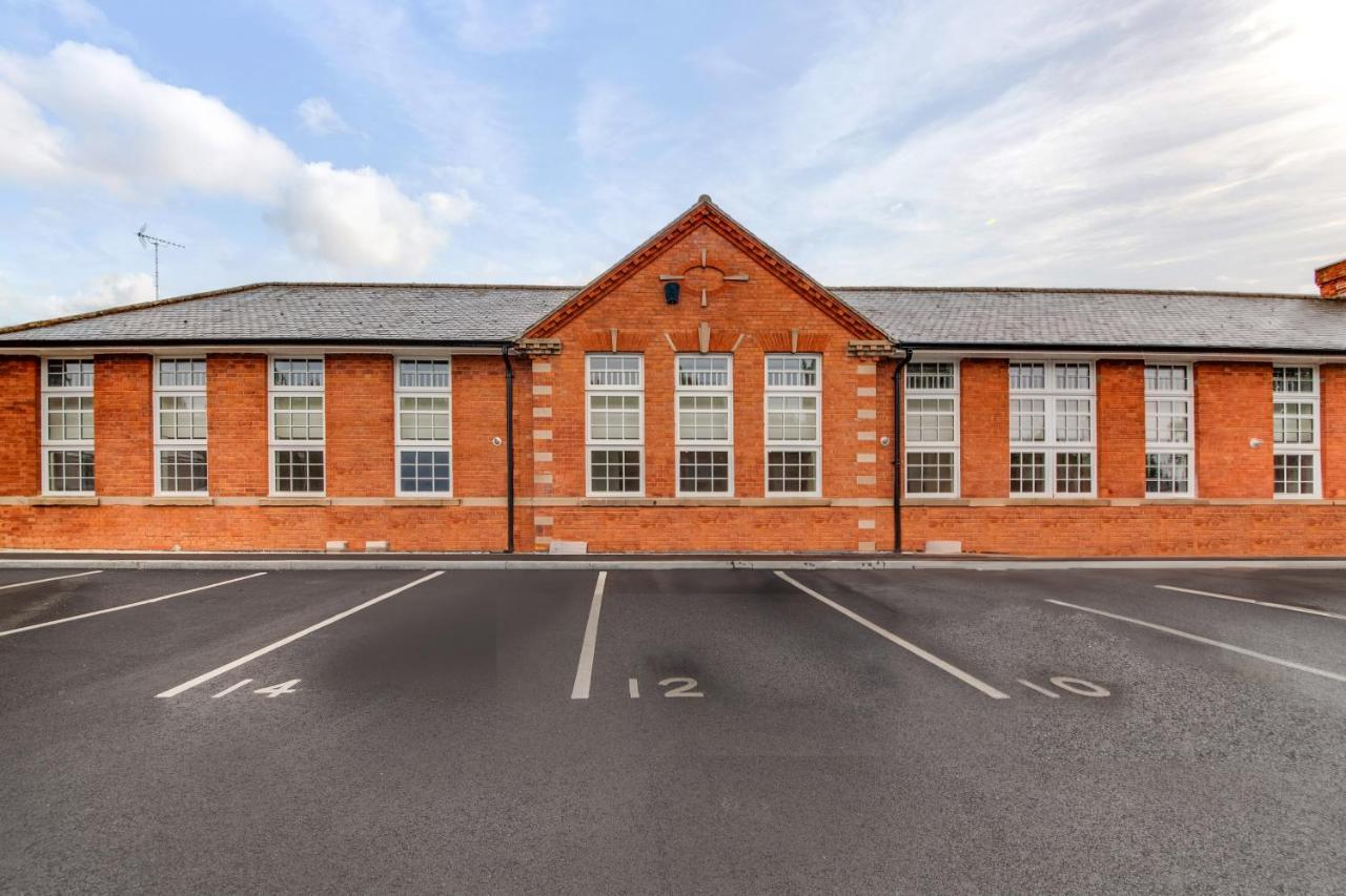 Stylish & Contemporary 2-bed Townhouse - Parking - Wi-fi - Netflix