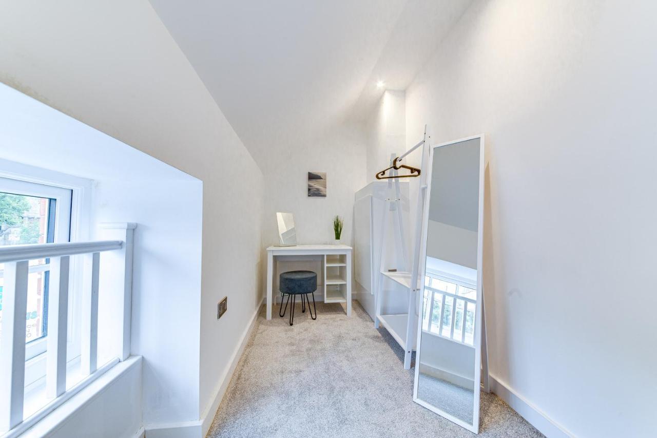 Apartment Stylish & Contemporary 2-bed Townhouse - Parking - Wi-fi - Netflix *