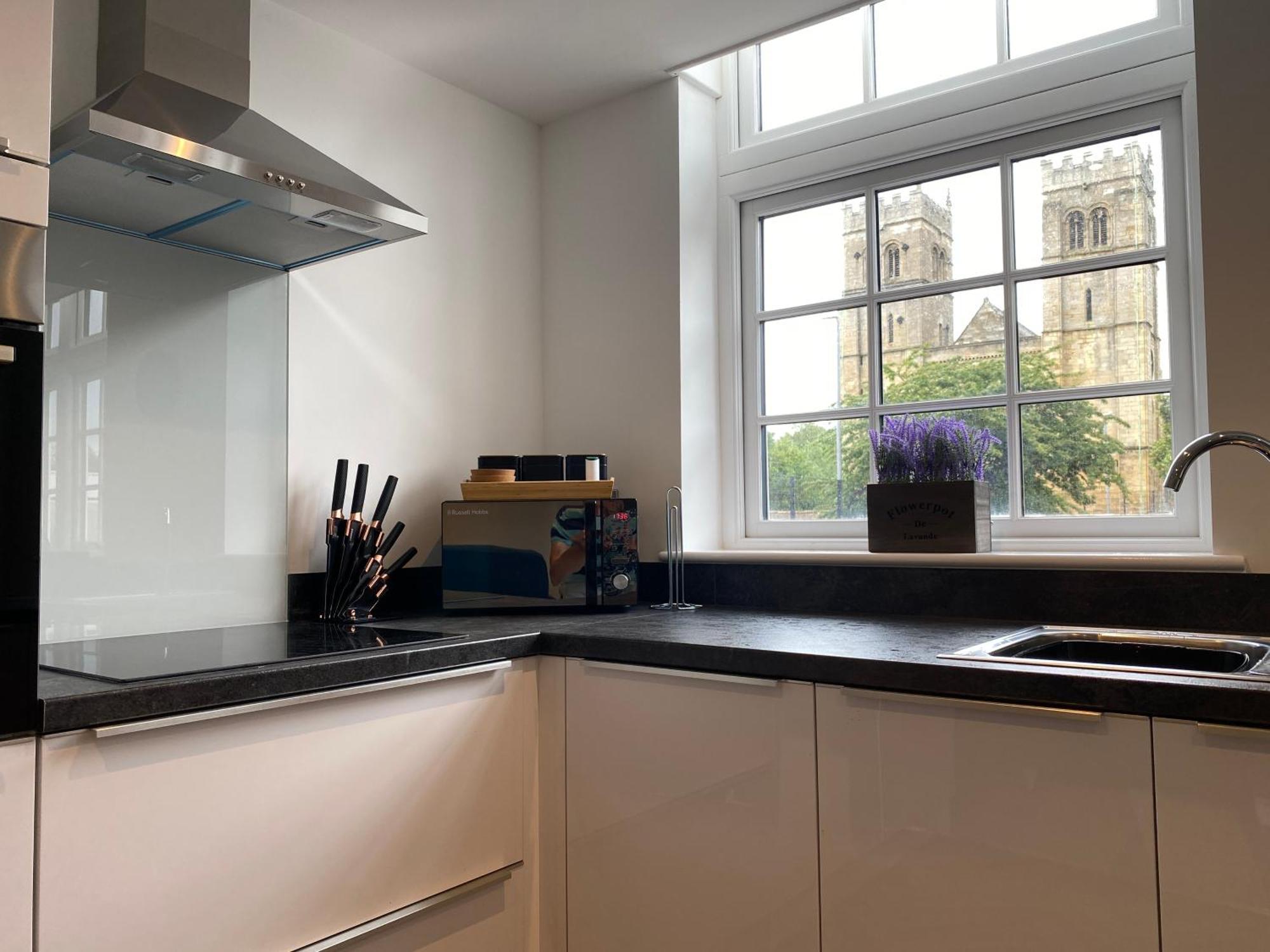 Stylish & Contemporary 2-bed Townhouse - Parking - Wi-fi - Netflix Worksop