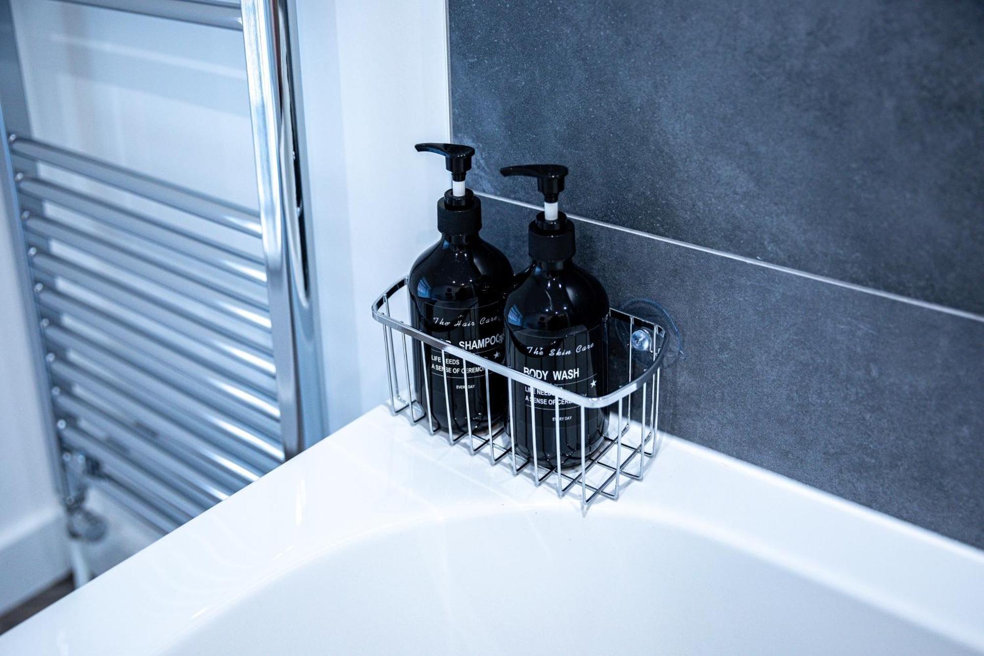Stylish & Contemporary 2-bed Townhouse - Parking - Wi-fi - Netflix *