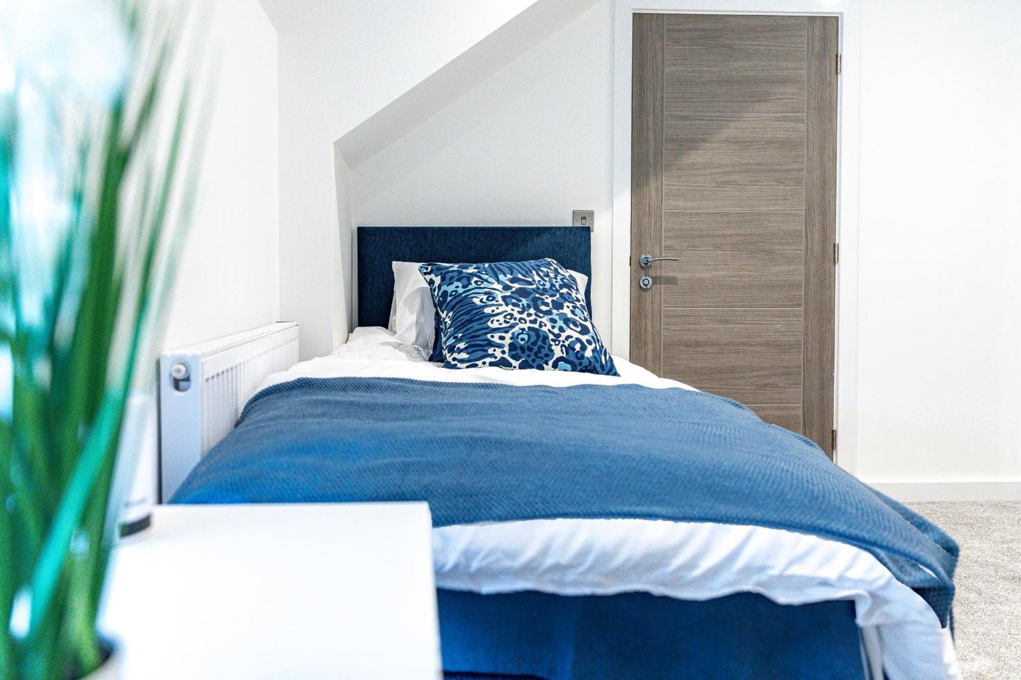 Stylish & Contemporary 2-bed Townhouse - Parking - Wi-fi - Netflix * Worksop