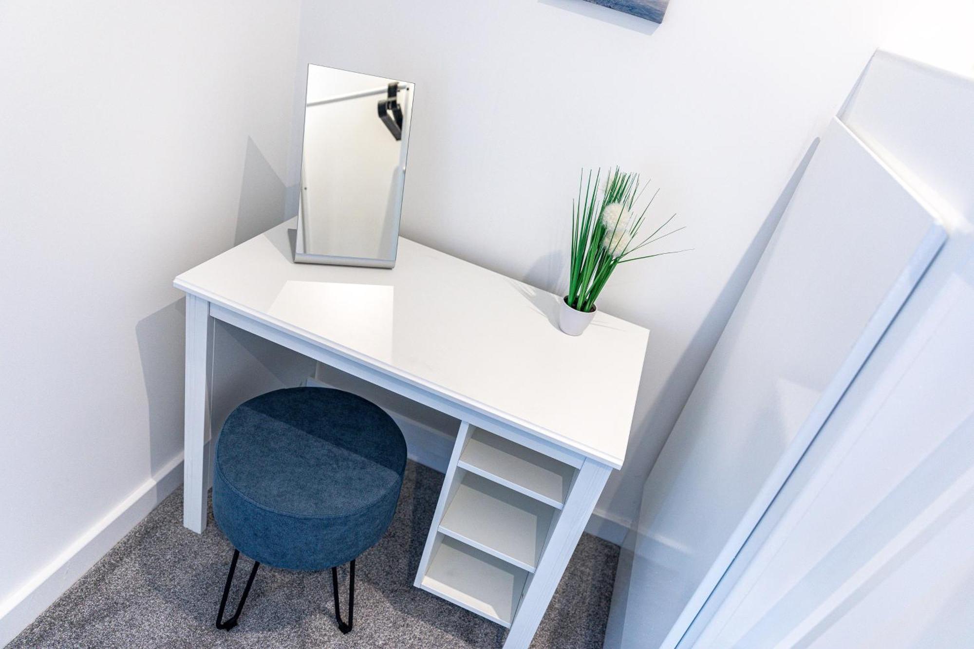 Stylish & Contemporary 2-bed Townhouse - Parking - Wi-fi - Netflix * Worksop