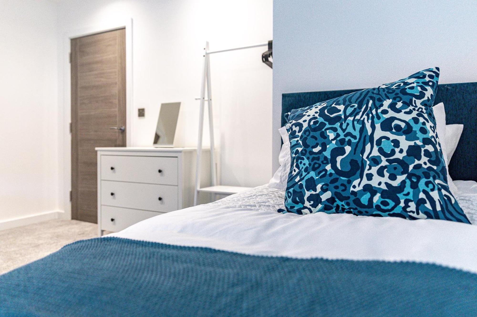 Stylish & Contemporary 2-bed Townhouse - Parking - Wi-fi - Netflix Worksop