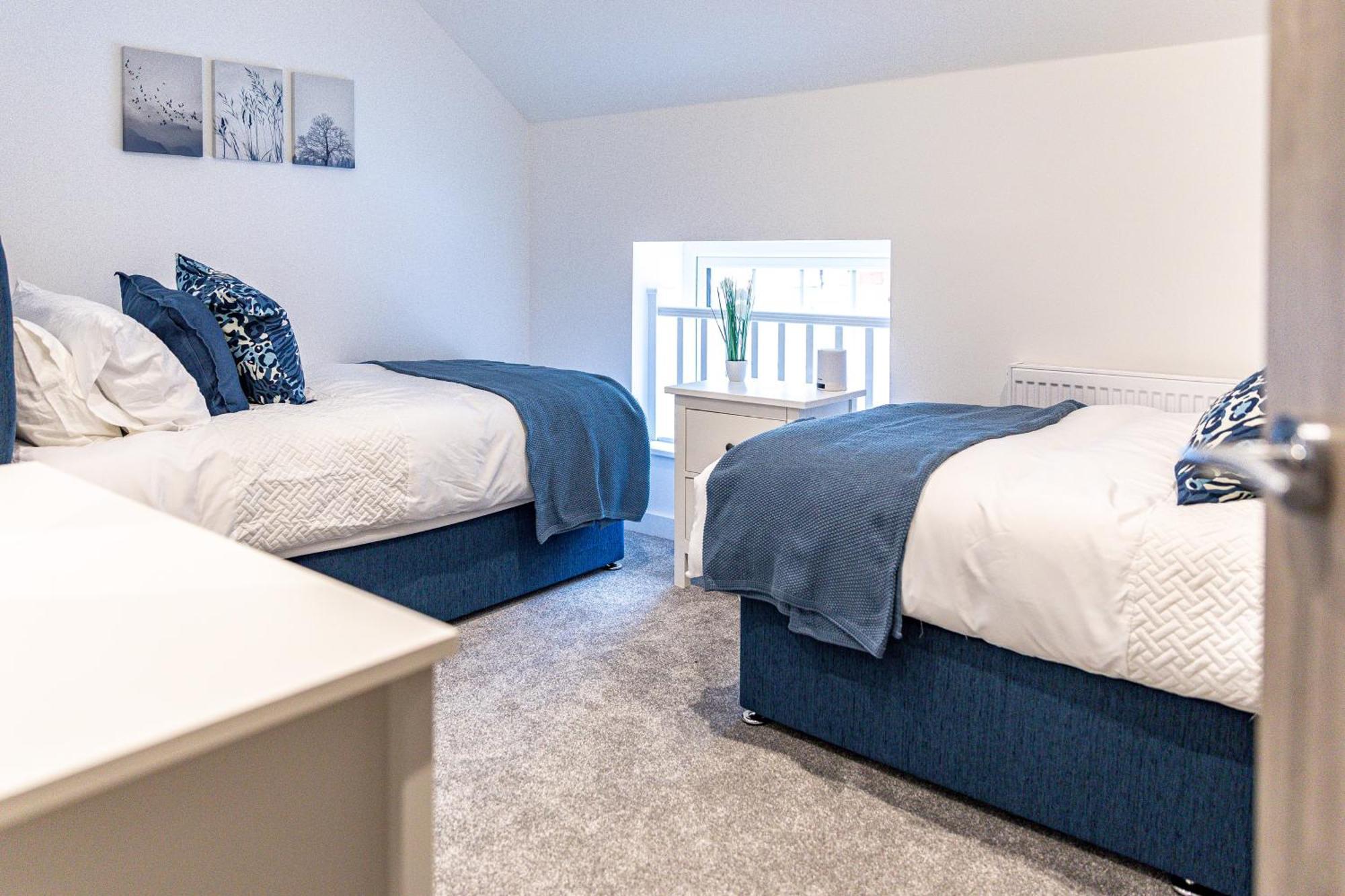 Apartment Stylish & Contemporary 2-bed Townhouse - Parking - Wi-fi - Netflix