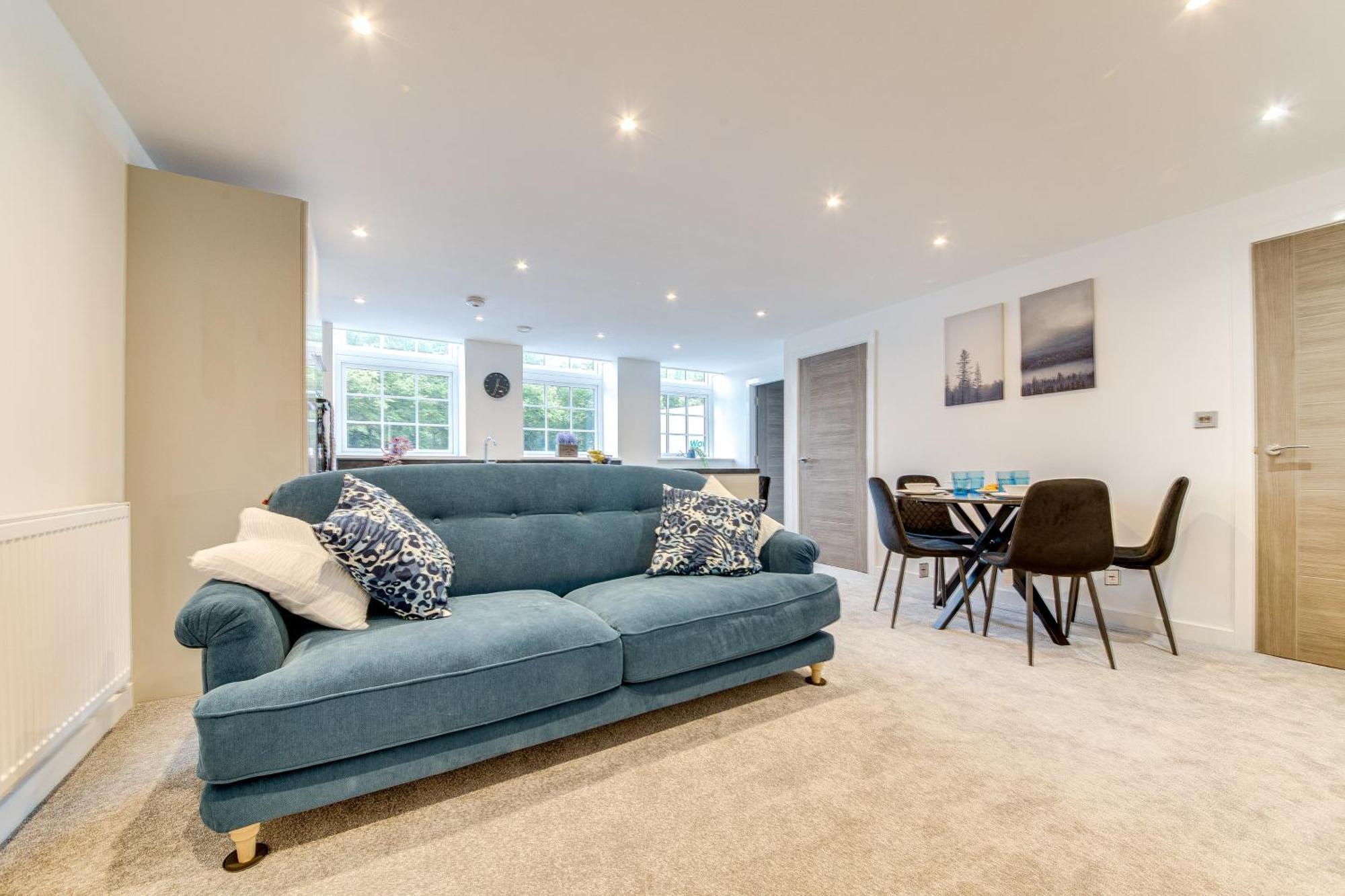 Stylish & Contemporary 2-bed Townhouse - Parking - Wi-fi - Netflix * Worksop