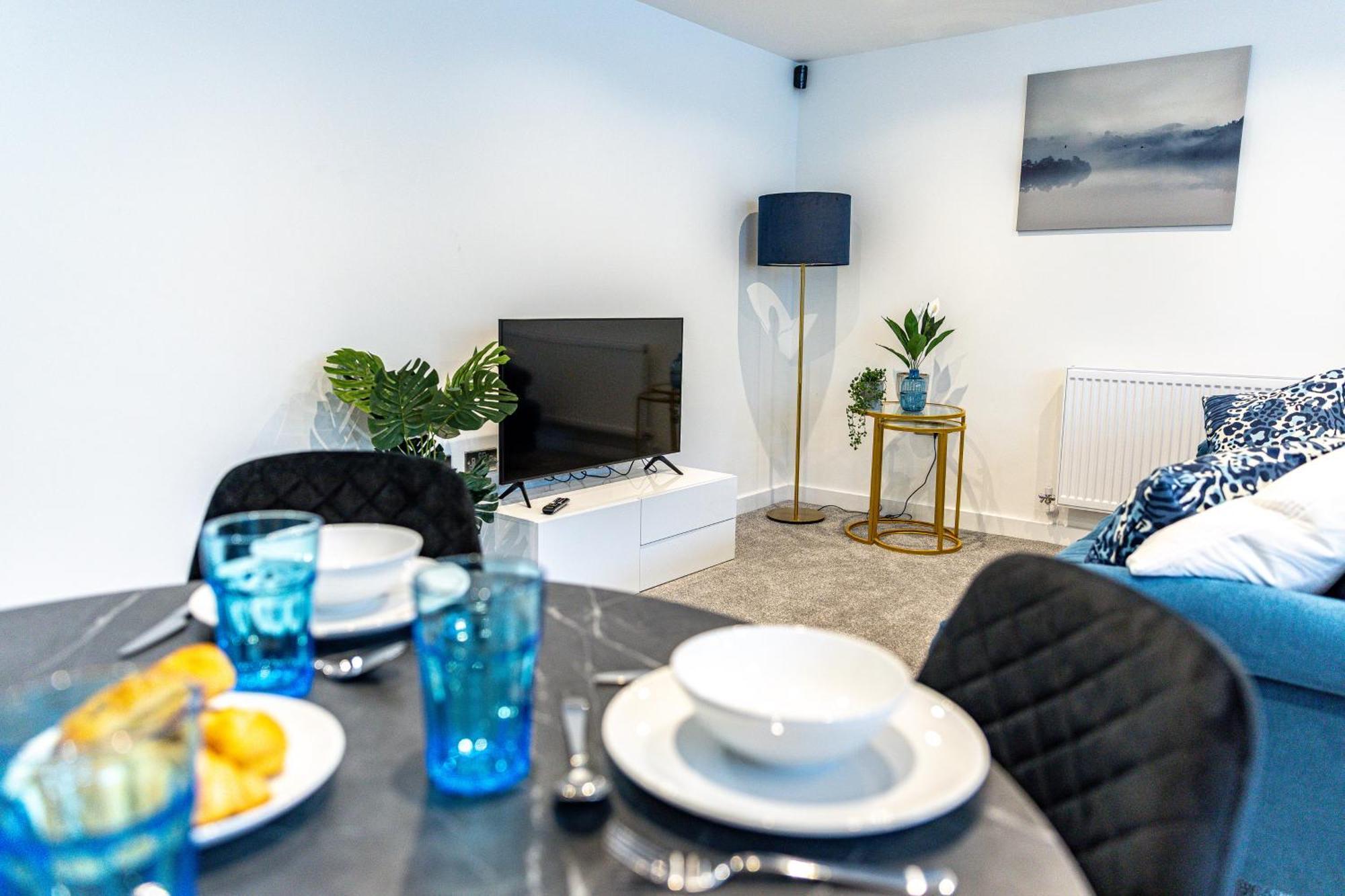 Stylish & Contemporary 2-bed Townhouse - Parking - Wi-fi - Netflix * Worksop